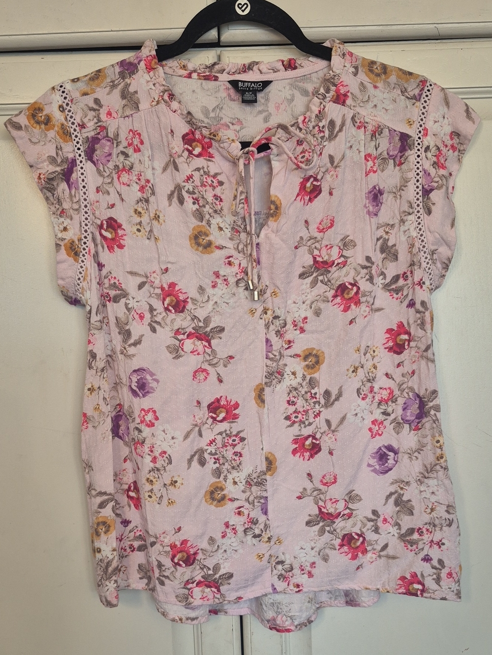 Buffalo David Bitton Lavender Floral Tie-Front Cap Sleeve Blouse